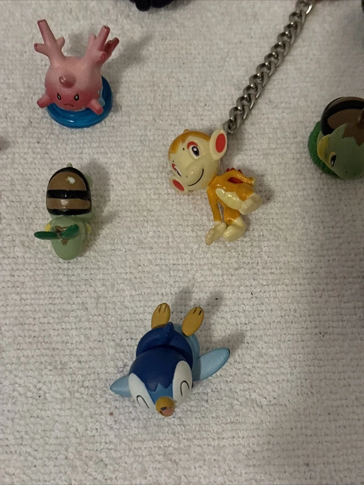 Lot of VTG Y2K-Digimon Pokémon Etc Mini Figures PVC Bandai NINTENDO FREE SHIP - Image 4 of 4