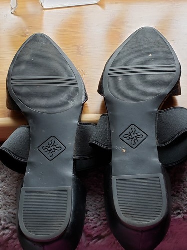 Vera Wang Black Leather Pointed Toe Slide Sandal Size 9 Womens - Picture 5 of 7