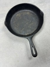 Vintage Black Cast Iron 10 1/2" Skillet Made In USA Marked 8 On Handle !