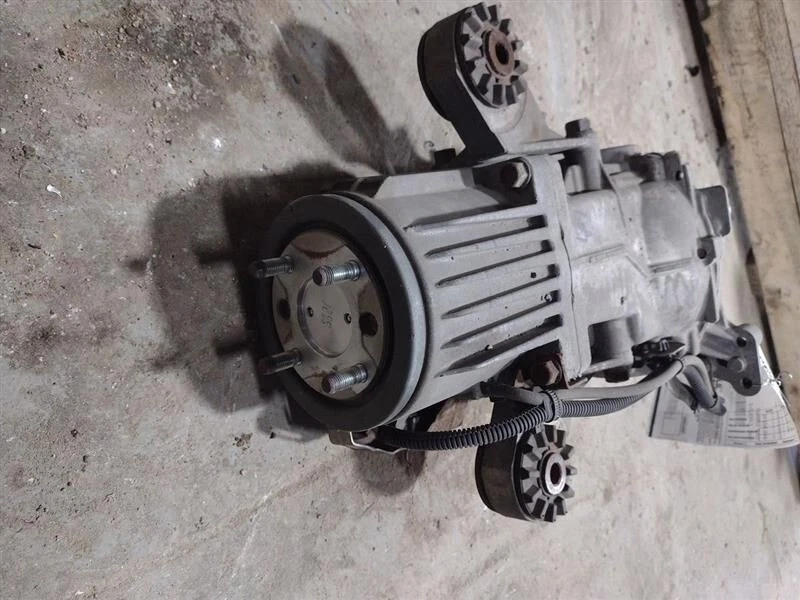 2007-2020 Mitsubishi Outlander Rear Differential Carrier Assembly OEM Foto 2 de 4