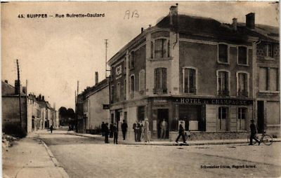 Old postcard AK SUIPPES-Rue Buirette-Gaulard (495839)