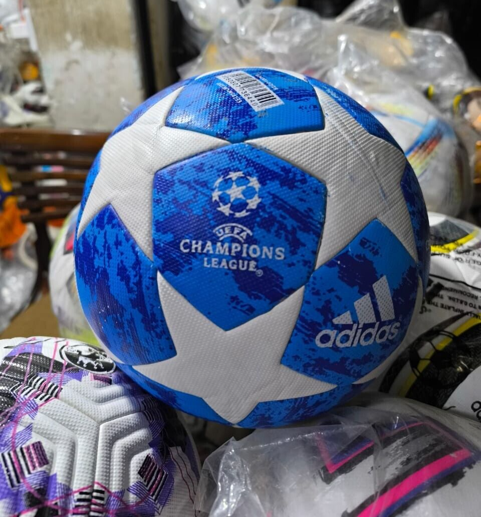 UEFA Champions League 2018-2019 Finale Blue Star Soccer Ball (Size