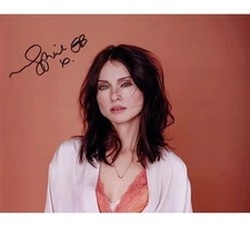 A fantastic 10x8 Autographed Photo of Sophie Ellis Bextor & CoA