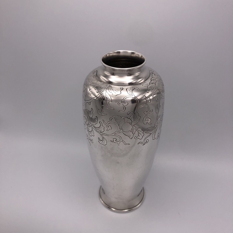 Japanese Solid Silver Vase Chrysanthemum Jungin 銀純 123.8g Pre-owned 1868-1920's