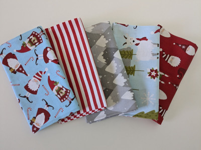 Create It Holiday Gnomes Fat Quarter Bundle 18''x21'' Precut
