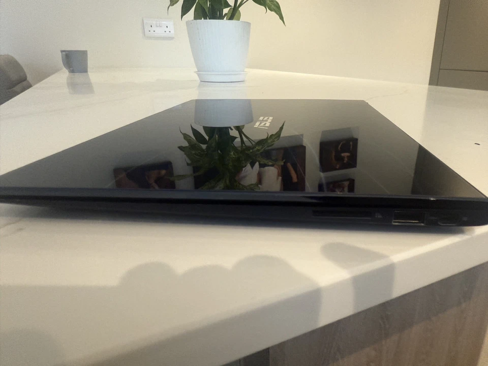 ASUS ZENBOOK UX301LA 13.3" LAPTOP TOUCHSCREEN CORE i5 8GB RAM 256GB SSD WIN 10, - Image 3 of 4