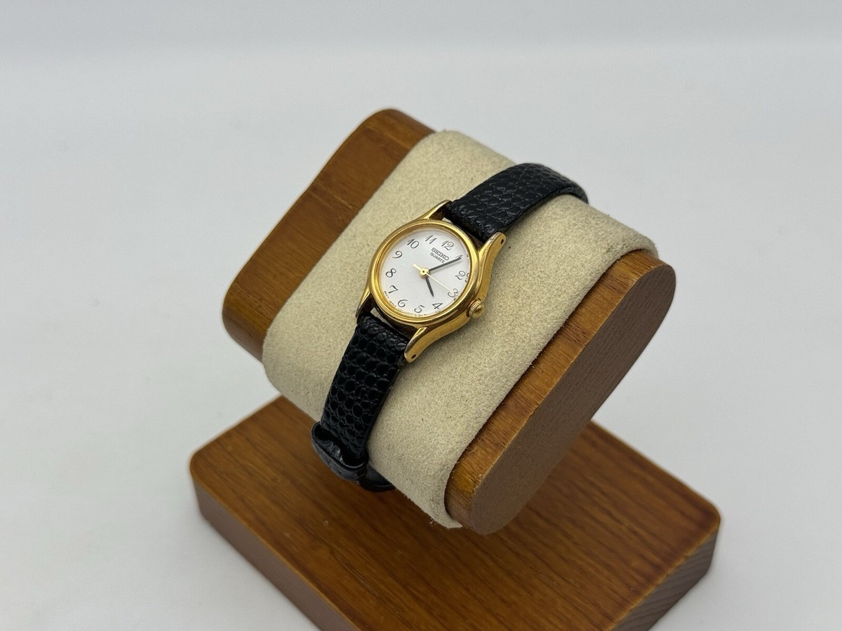 Seiko 1N01-0E19 Gold Tone Quartz Analog Ladies Watch Lizard  display picture 2