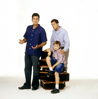 Two And A Half Men Cast TWO AND A HALF MEN CAST 8X10 GLOSSY PHOTO - Main Image