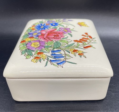 Wedgwood Bone China Lidded Box Hand Painted Flowers Signed Butterfly England Nos - Picture 6 of 11