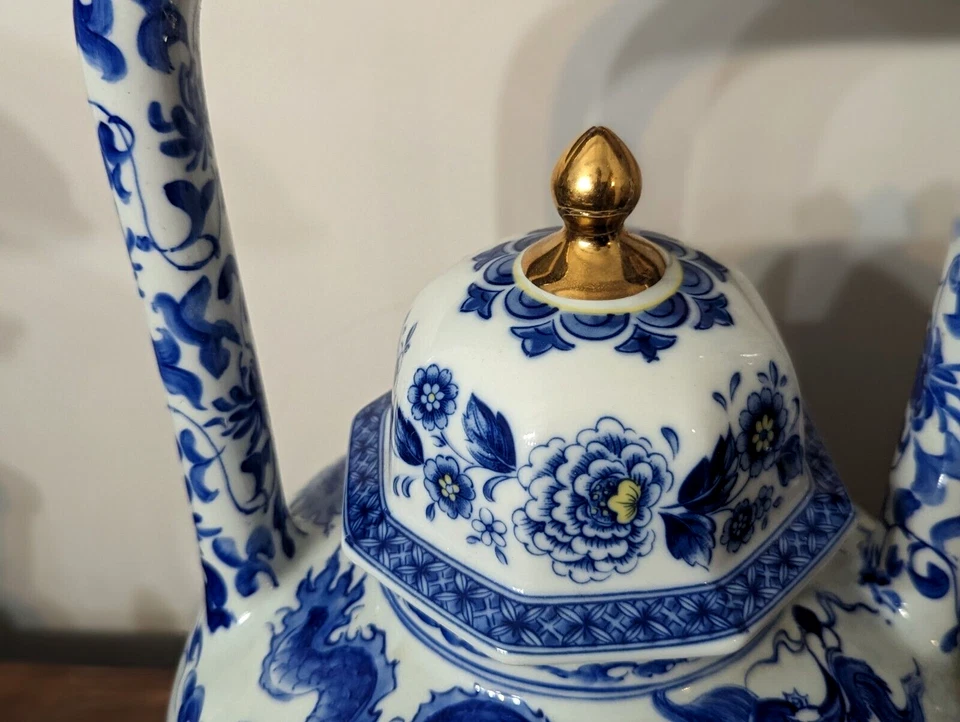 TETERA CHINA DE GRAN TAMAÑO TETERA AZUL Y BLANCA CON MANGO DE CERÁMICA EXCEPCIONAL 13" Foto 4 de 4