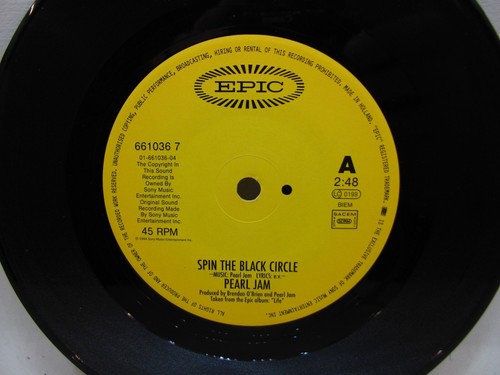 PEARL JAM - SPIN THE BLACK CIRCLE - EX- JUKEBOX 45 - Picture 3 of 4