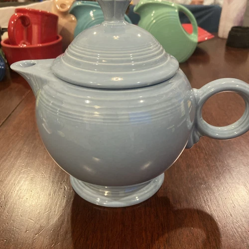 TEAPOT TEA POT periwinkle blue FIESTA WARE LARGE 44 OZ. EUC