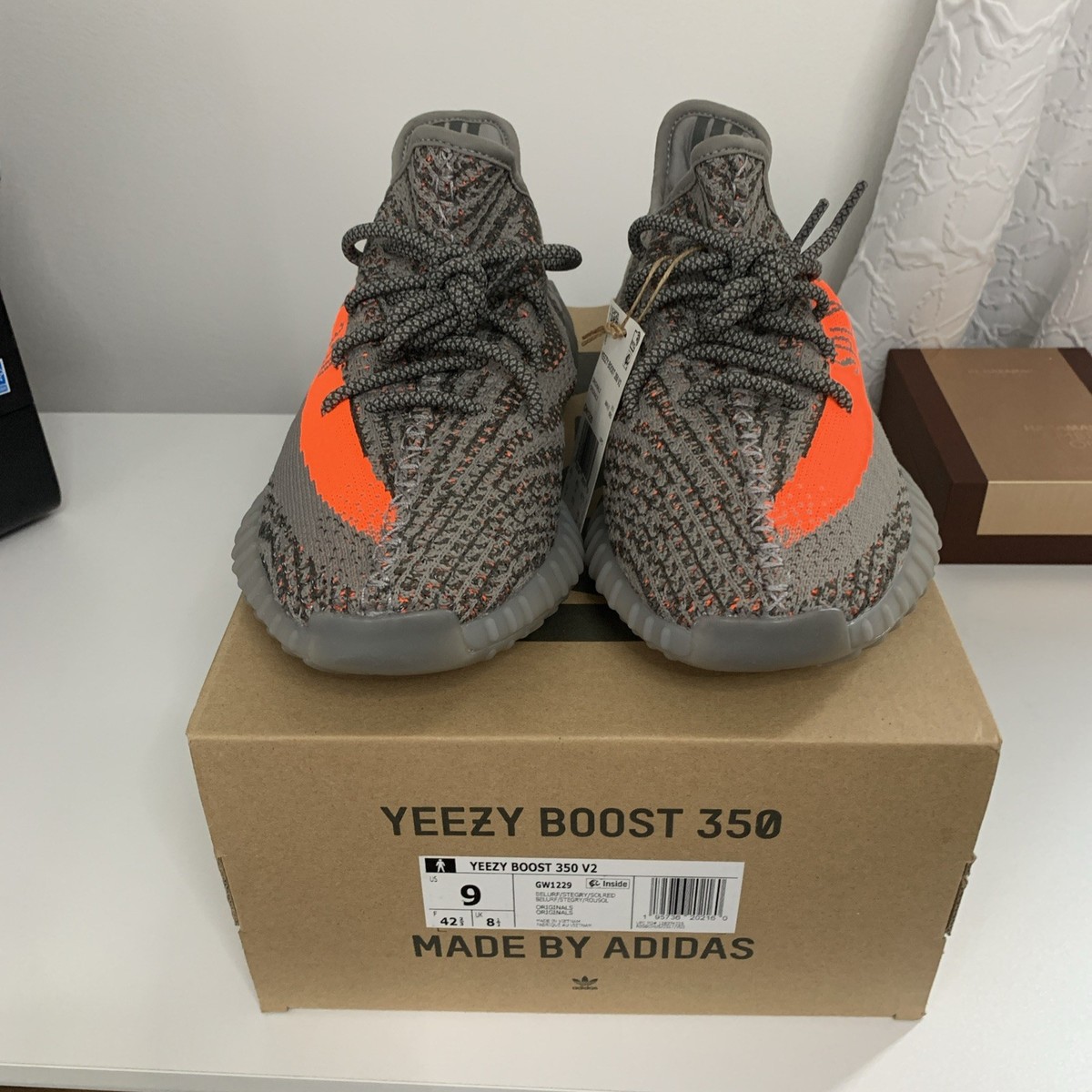 yeezy boost 350 v2 beluga box Adidas Reflective GW1229 Size 11.5/13W The rubber outsole provides reliable traction and durability on various surfaces Adidas Yeezy Boost 350 V2