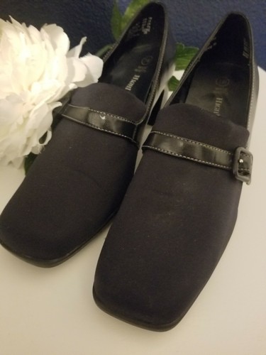 Highlights Women's 7W Black Shoe w/ Block Heel- Black - Front/side Buckle Accent - Picture 2 of 8