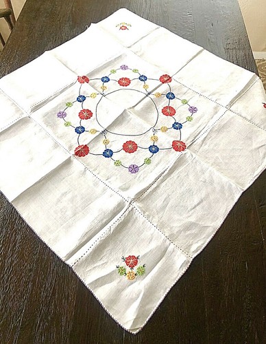 Paño de mesa cuadrado antiguo bordado a mano floral de lino textil cuadrado - Imagen 3 de 3