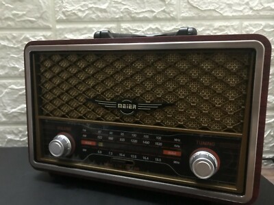 Classic style radio
