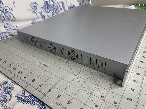 Ubiquiti Networks UniFi US-48-750W 48 Port Smart PoE Gigabit Ethernet Switch - Picture 5 of 10