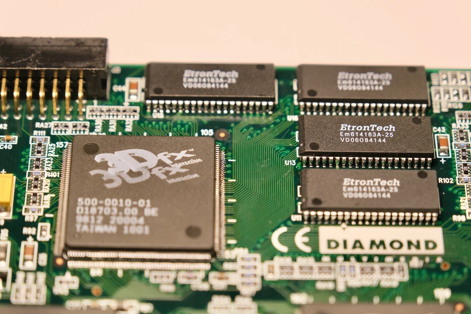 EtronTech Em614163A-25 EDO Video RAM for Retro Graphics Cards, 3dfx Voodoo 2, UK - Image 2 of 4