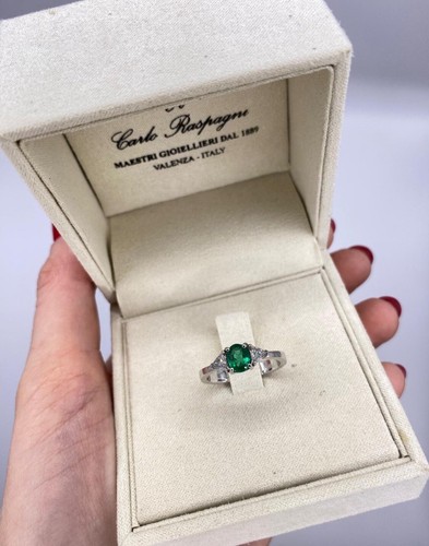 Anillo de Oro 18kt. con Diamante Corte Triángulos Y Esmeralda Natural Colombia - Imagen 3 de 6