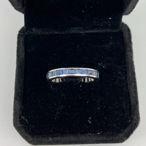 18 Karat Princess-Schliff Saphir Eternity Band Weißgold Ringgröße 6,25 - Bild 4 von 7