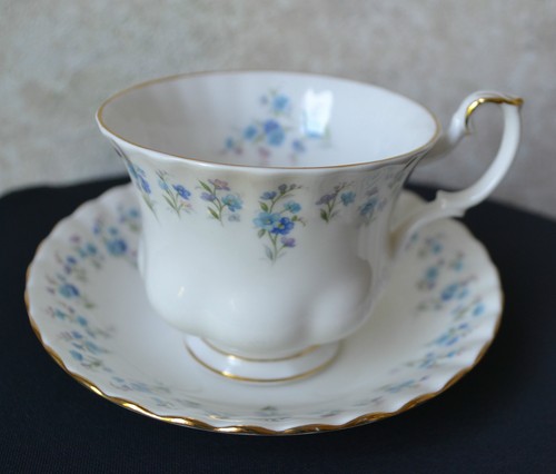 ""PLATILLO DE TAZA DE TÉ LANE MEMORIA, JUEGO DE TAZA DE TÉ de Royal Albert Bone China, Inglaterra" - Imagen 5 de 10