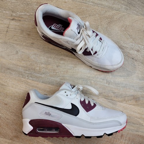 Nike Air Max 90 Damengröße 8,5 Sneaker weiß dunkelrote Beete rot DH1316-100