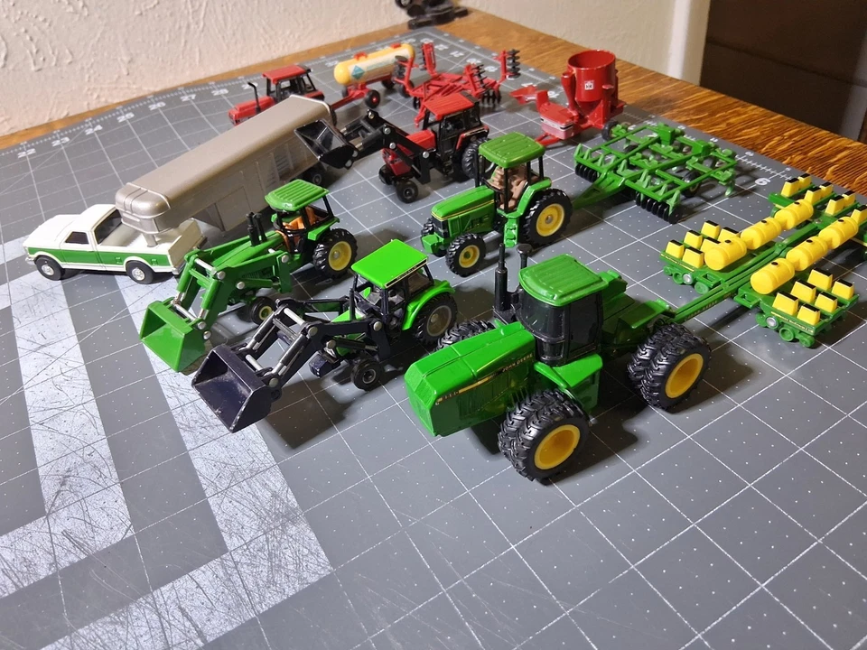 ERTL 农场国家拖拉机 13 件 批量 - 1: 64 S 比例 - 美国飞行者狮子 MARX — 第 3/4 张图片