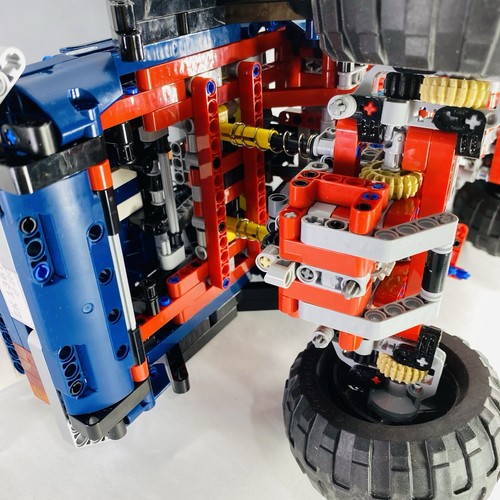 Incomplete! LEGO Technic 41999 4x4 Crawler Exclusive Edition # 13,678 of 20,000 - Picture 9 of 12