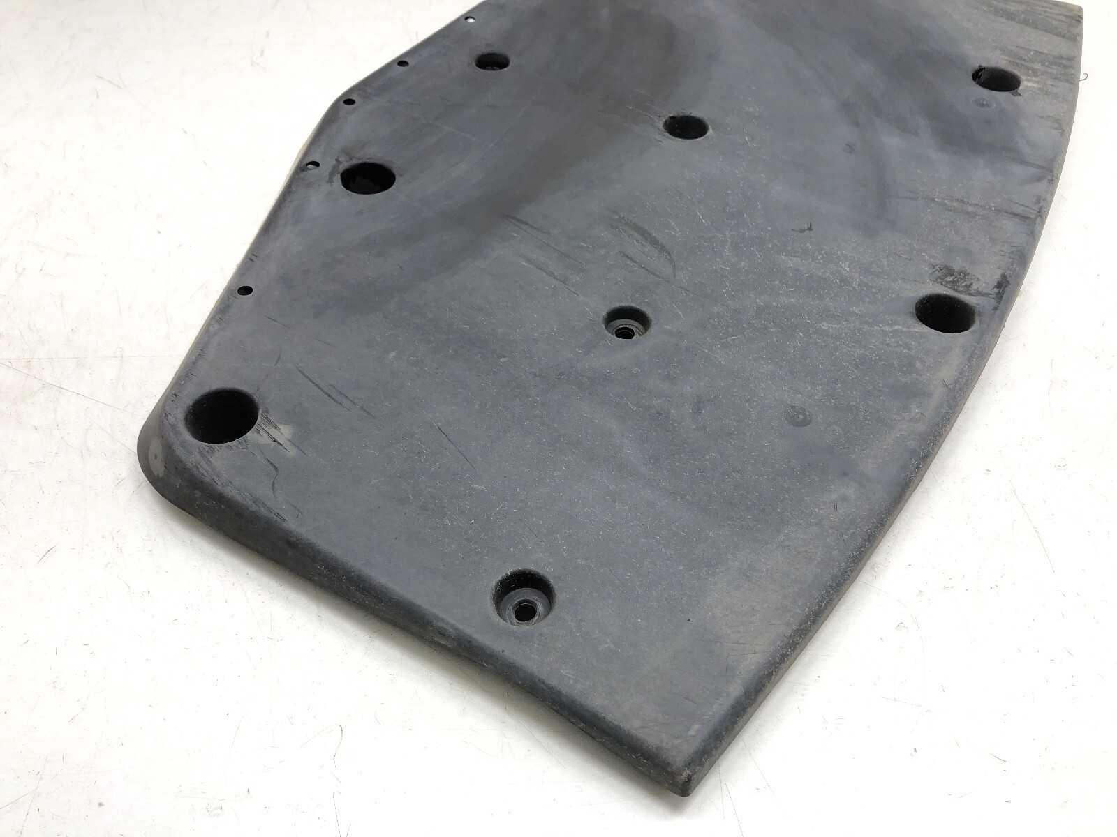2014-2017 MASERATI GHIBLI REAR UNDERBODY SPLASH GUARD SHIELD OEM.