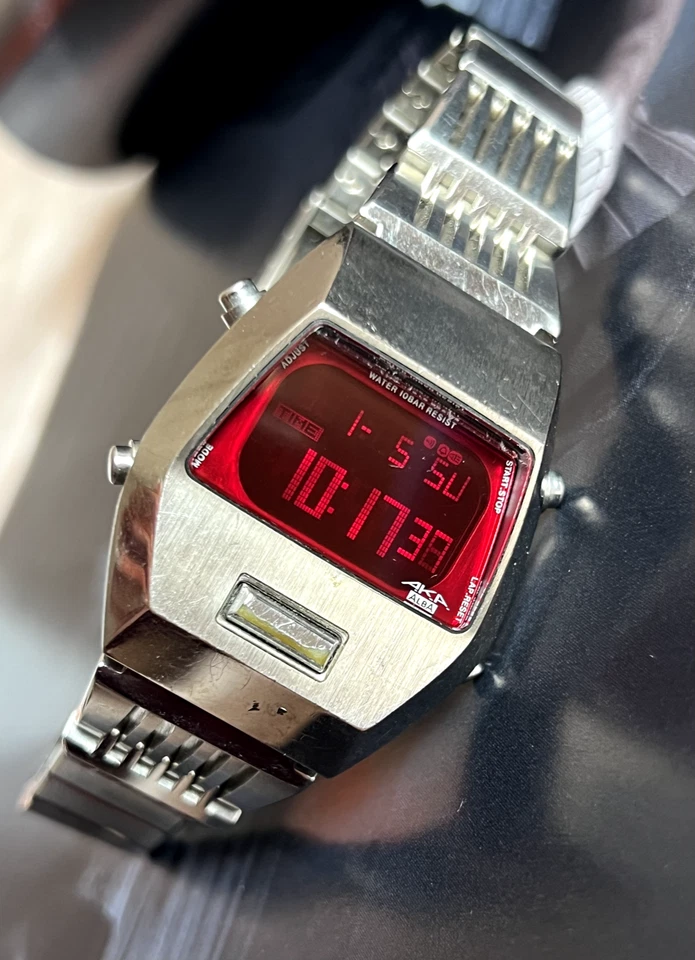 vintage Aka Alba W670 4000 LED vermelho Darth Vader raro edição limitada seiko - Imagem 4 de 4