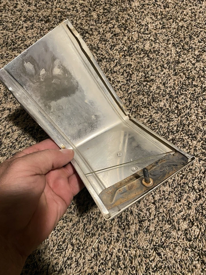 73-80 GMC cabina esquina emblema camioneta Chevy K2500 divisor de pintura superior borde derecho Foto 4 de 4