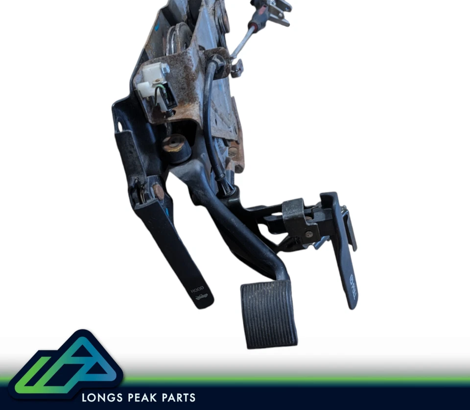 1999 - 2004 年福特 F250 F350 超级紧急停车制动踏板组件 — 第 2/4 张图片