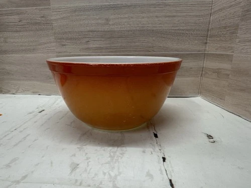 Vintage Pyrex 402 Flameglow Orange/Red Ombre 1.5 Quart Mixing Bowl