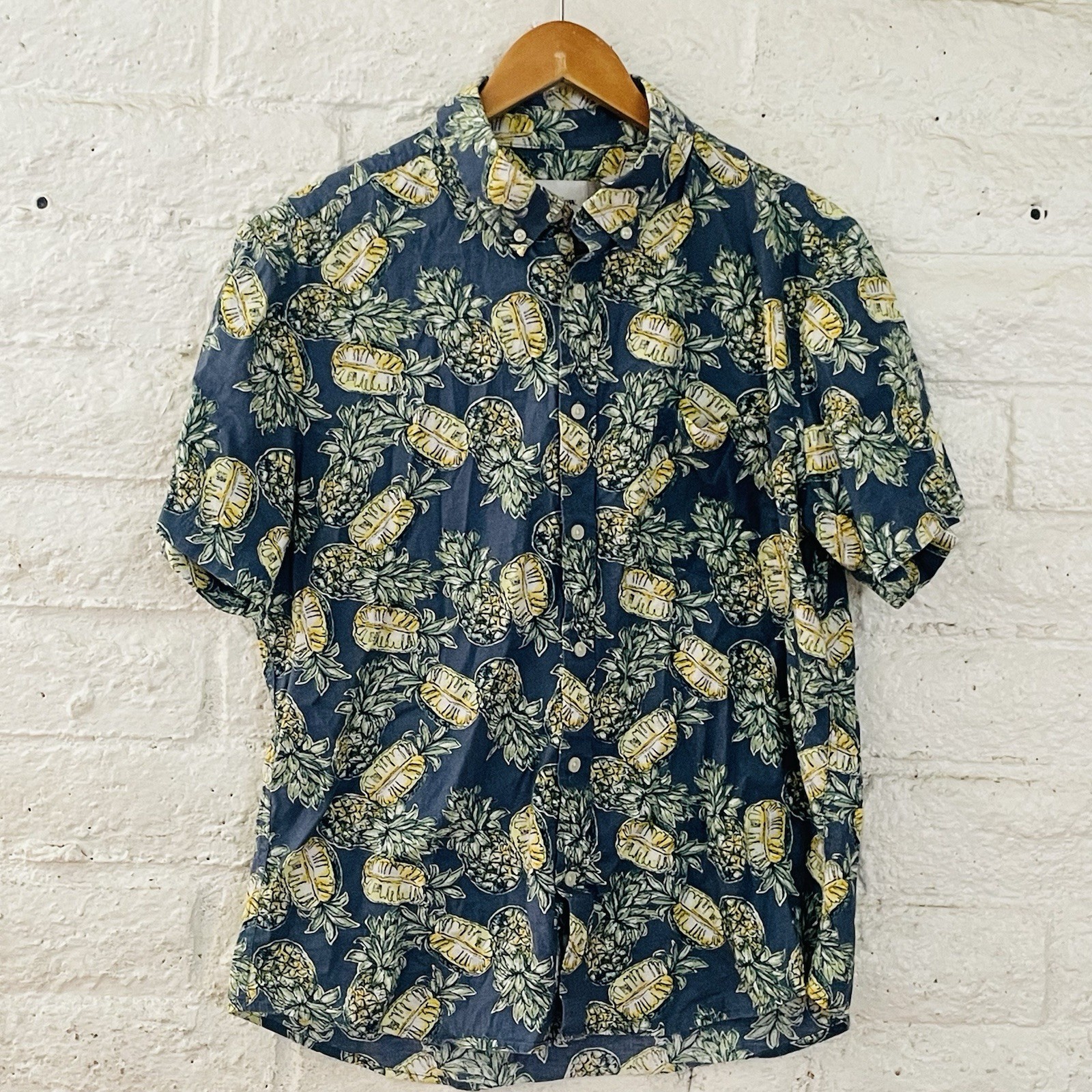 Goodfellow & Co Men's Slim Fit Floral Pineapple Short Sleeve Button Shirt Size S
