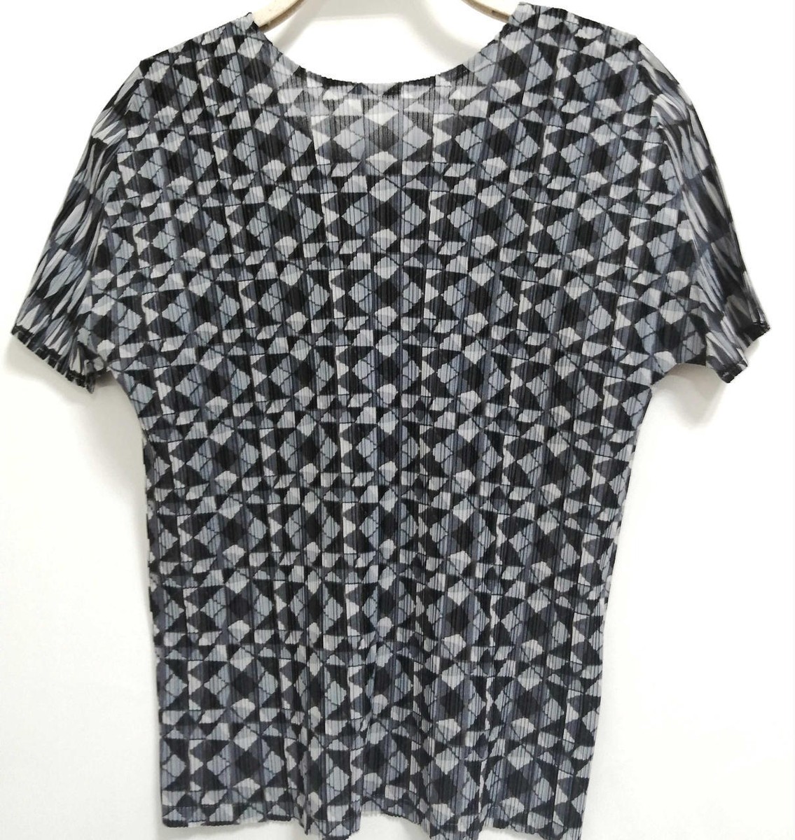 ISSEY MIYAKE PLEATS PLEASE ベスト サイズ3 ① PLEATS PLEASE ISSEY MIYAKE Basic sleeveless top Gray Size 3