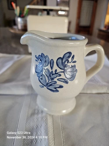 Pfaltzgraff Yorktowne creamer vintage 1977