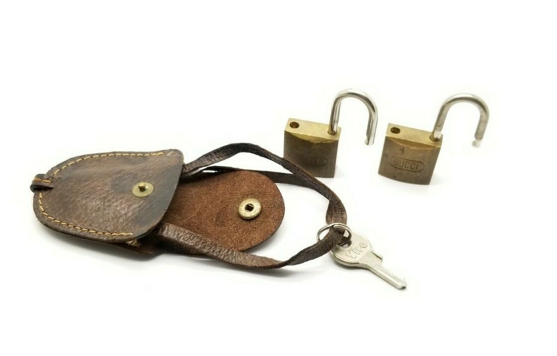 Gucci Luggage Padlock/Key and Leather Pouch | eBay
