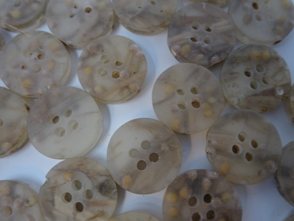 Vintage 4-Hole Round Clear Acrylic Buttons Seed Unique 15mm Lot of 144 B11x - Image 3 of 4