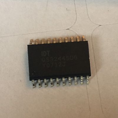 12 x Integrated Device Technology IDTQS3244SOG