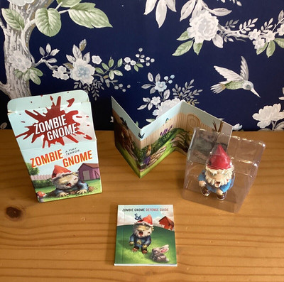 Zombie Gnome: A Tiny Terror (Miniat..., Garrity, Shaeno