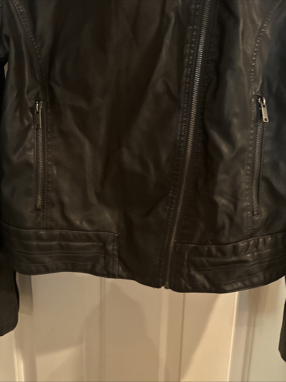 Universal Thread L Black Leather Jacket Women's S… - image 7