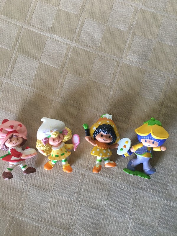 Vintage Strawberry Shortcake Figures Miniatures 1980s u get 4 collectibles Lot 1