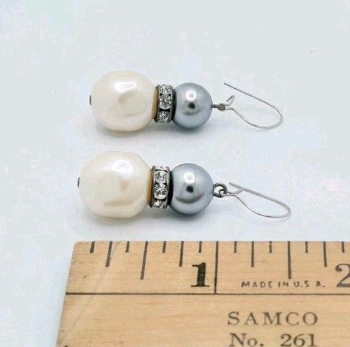 Gray White Freshwater Pearl Dangle Drop Pierce Earrings Silver Rhinestone Spacer - Picture 2 of 3