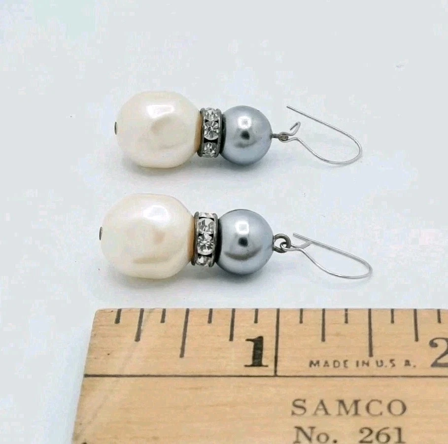 Gray White Freshwater Pearl Dangle Drop Pierce Earrings Silver Rhinestone Spacer - Image 2 of 3