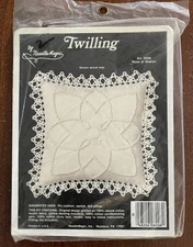 New Needle Magic Twilling Kit Rose of Sharon Crafting Square Art. 6006 USA