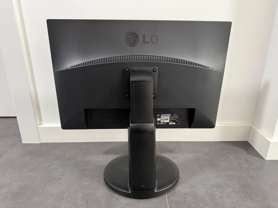 LG Flatron E2210PM-SN 22 Zoll TFT Monitor, 1680x1050, 5ms, VGA, DVI, Audio (mk) - Bild 2 von 4