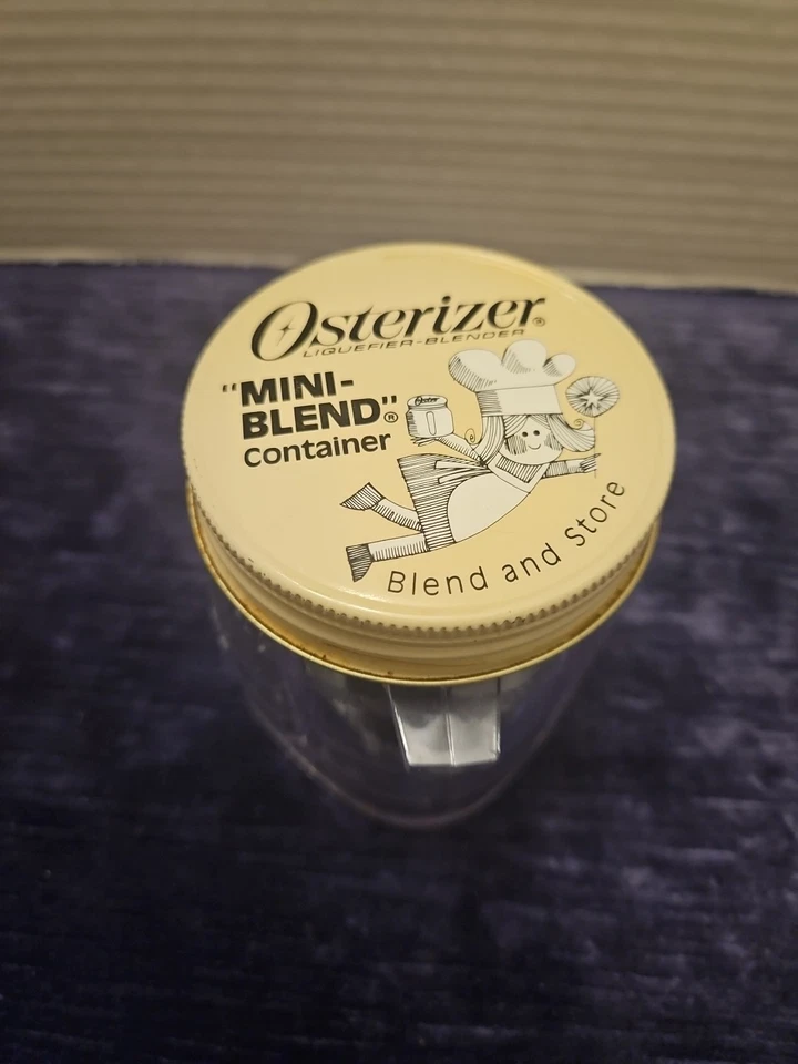 Contenedor de alimentos de plástico y tapa de metal Osterizer Blender & Store para licuadora Oster Foto 2 de 4