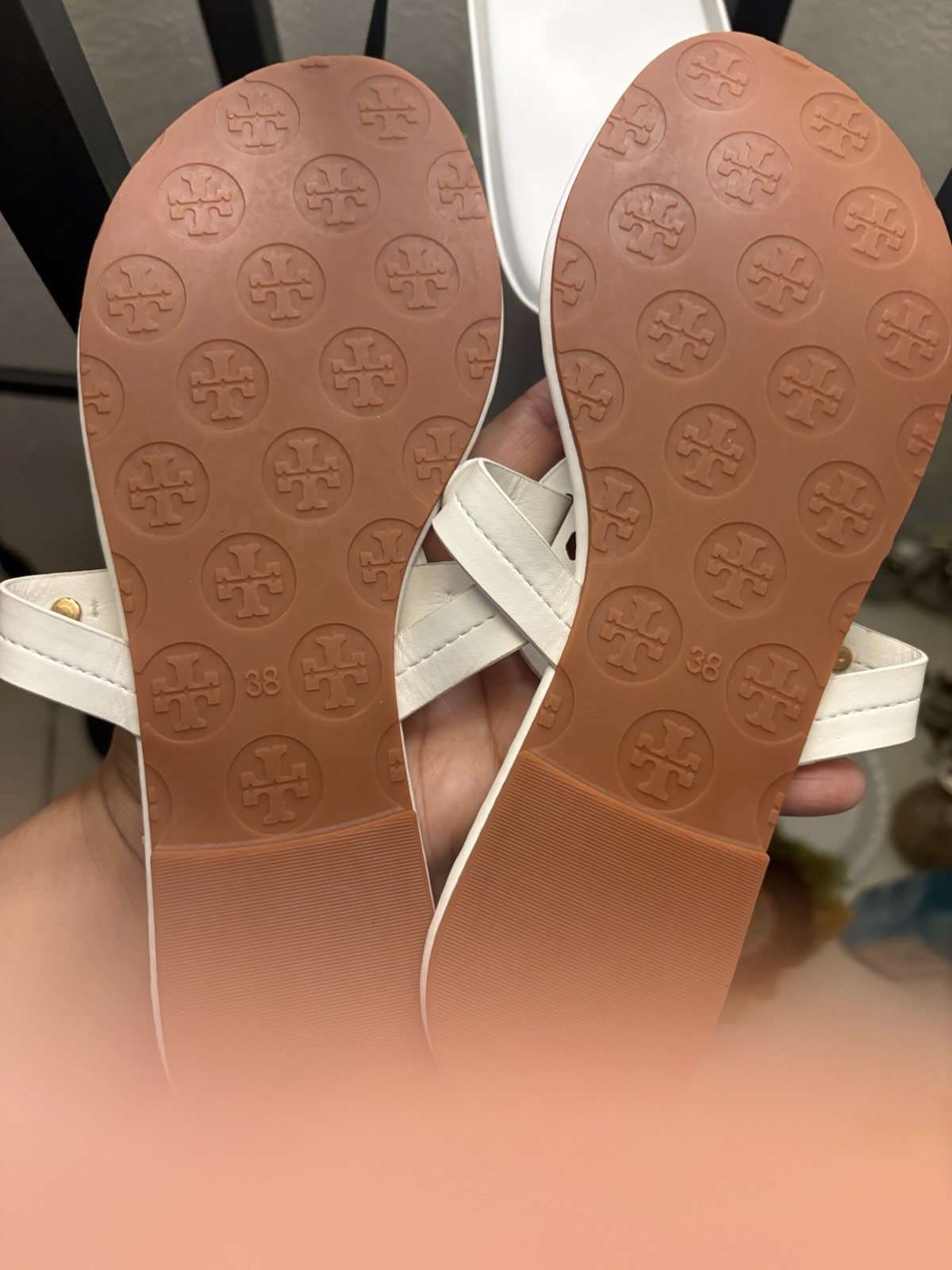 Tory Burch White Leather Logo Thong Sandals Slip On Women's Size 38 Casual thumbnail 5