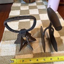 2- Vintage Hand Food Choppers 1-3 Blade Pat 1...