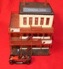 1800 's Style Hotel with Porches All 3 Stories by Con-Cor #B820 - HO Scale — photo 2